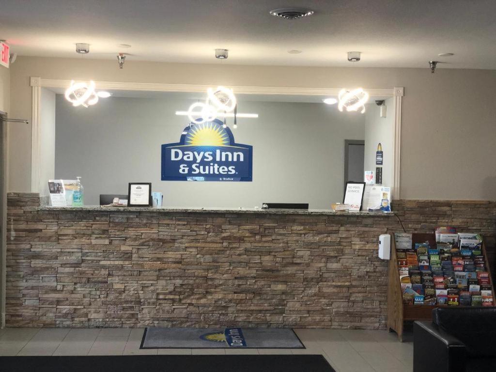 Days Inn & Suites By Wyndham Romeoville Buitenkant foto
